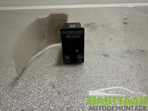 Gebruikte Airbag schakelaar Volkswagen Golf VII (AUA) 1.2 TSI 16V Prijs € 9,99 Margeregeling aangeboden door Bastiaan Autodemontage