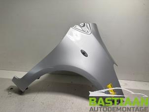 Gebruikte Scherm rechts-voor Toyota Yaris II (P9) 1.33 16V Dual VVT-I Prijs € 99,99 Margeregeling aangeboden door Bastiaan Autodemontage