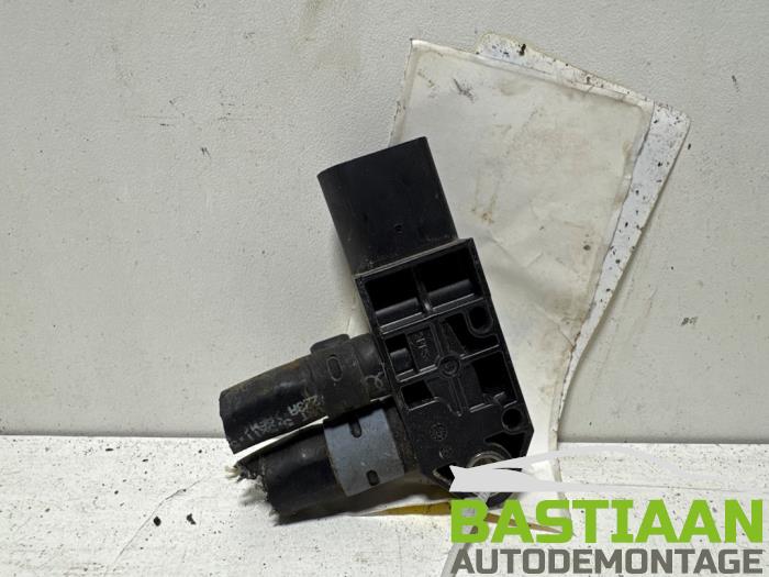 Gebruikte Brandstofdruk sensor Volkswagen Caddy III (2KA,2KH,2CA,2CH) 1.6 TDI 16V Prijs € 24,99 Margeregeling aangeboden door Bastiaan Autodemontage