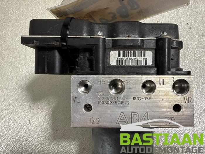 Gebruikte ABS Pomp Opel Corsa D 1.4 16V LPG Prijs € 299,99 Margeregeling aangeboden door Bastiaan Autodemontage