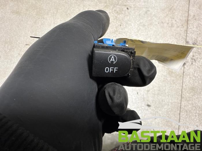 ESP Schakelaar van een Seat Altea XL (5P5) 1.2 TSI 2012