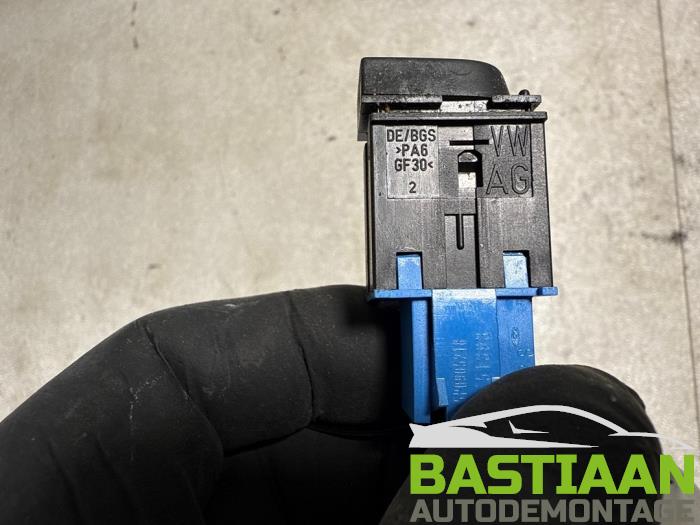 ESP Schakelaar van een Seat Altea XL (5P5) 1.2 TSI 2012
