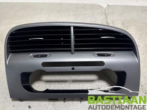 Gebruikte Luchtrooster Dashboard Seat Altea XL (5P5) 1.2 TSI Prijs € 29,99 Margeregeling aangeboden door Bastiaan Autodemontage