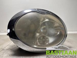 Gebruikte Koplamp rechts BMW Mini One/Cooper (R50) 1.6 16V Cooper Prijs € 189,99 Margeregeling aangeboden door Bastiaan Autodemontage