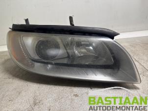 Gebruikte Rechter Koplamp Volvo V70 (BW) 2.0 16V Flexifuel Prijs € 124,99 Margeregeling aangeboden door Bastiaan Autodemontage