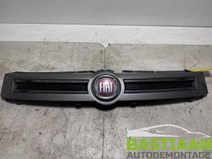 Gebruikte Grille Fiat Panda (169) 1.2, Classic Prijs € 39,97 Margeregeling aangeboden door Bastiaan Autodemontage