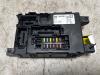 Zekeringkast van een Opel Corsa D, 2006 / 2014 1.2 16V, Hatchback, Benzine, 1.229cc, 63kW (86pk), FWD, A12XER, 2009-12 / 2014-08 2013