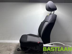 Gebruikte Stoel rechts Volkswagen Polo V (6R) 1.2 TDI 12V BlueMotion Prijs € 99,97 Margeregeling aangeboden door Bastiaan Autodemontage