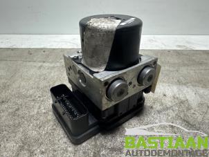 Gebruikte ABS Pomp Renault Megane III Grandtour (KZ) 1.4 16V TCe 130 Prijs € 274,97 Margeregeling aangeboden door Bastiaan Autodemontage