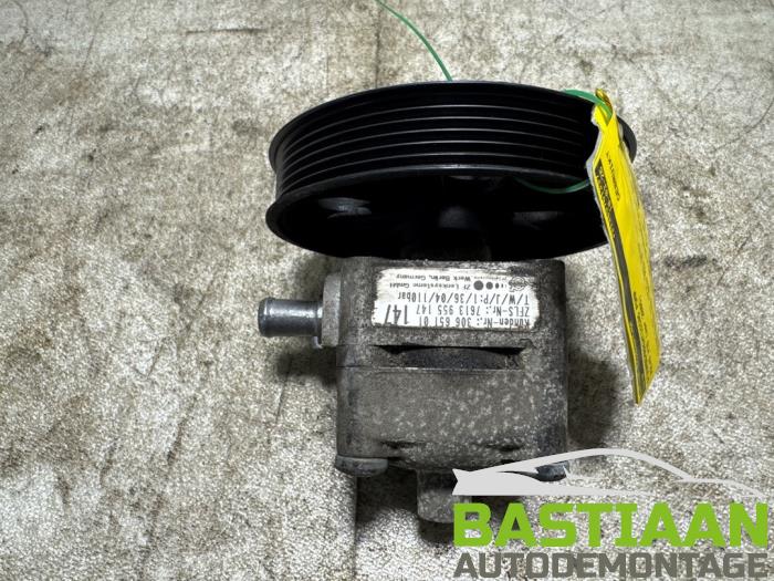 Gebruikte Servopomp Volvo V70 (SW) 2.4 D5 20V Prijs € 94,97 Margeregeling aangeboden door Bastiaan Autodemontage