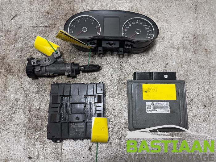 Gebruikte Kontaktslot + computer Volkswagen Polo V (6R) 1.2 TSI Prijs € 249,97 Margeregeling aangeboden door Bastiaan Autodemontage