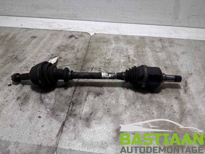 Gebruikte Aandrijfas links-voor Citroen C4 Grand Picasso (3A) 2.0 Blue HDI 150 Prijs € 129,97 Margeregeling aangeboden door Bastiaan Autodemontage