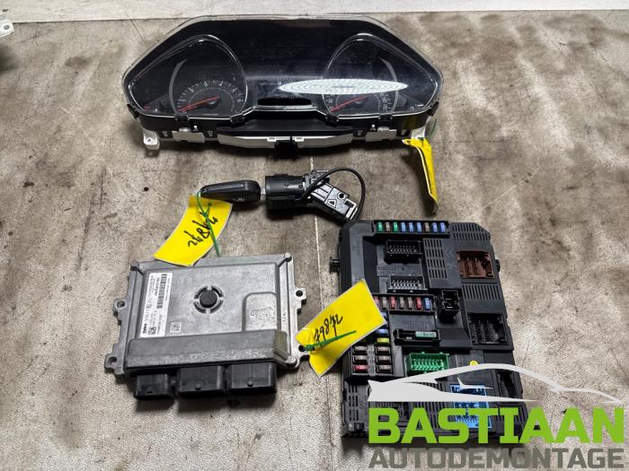 Kontaktslot + computer Peugeot 208 I (CA/CC/CK/CL), Hatchback, 2012 / 2019 (Gebruikt)