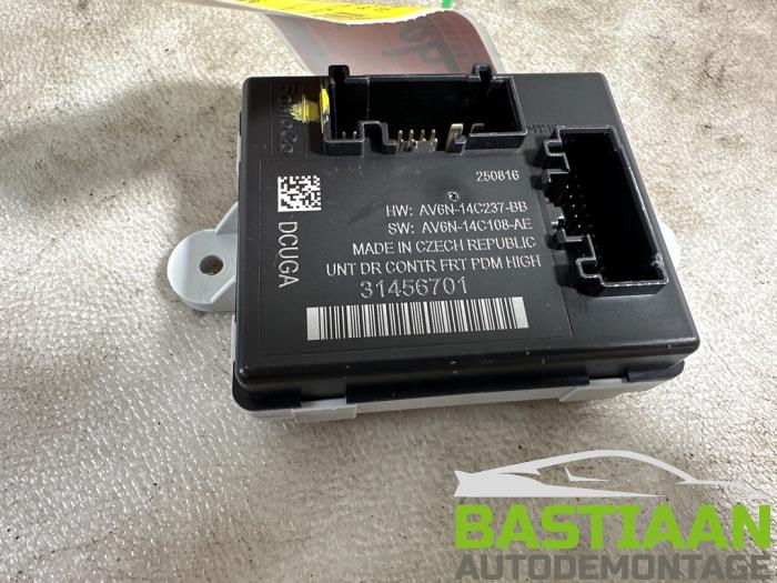 Gebruikte Deur module Volvo V40 (MV) 2.0 T2 16V Prijs € 19,97 Margeregeling aangeboden door Bastiaan Autodemontage