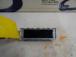 Gebruikte Display Interieur Peugeot 3008 Prijs € 80,00 Margeregeling aangeboden door De Vos Onderdelen