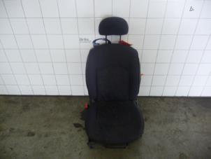 Gebruikte Stoel links Peugeot 206 (2A/C/H/J/S) 1.4 XR,XS,XT,Gentry Prijs € 100,00 Margeregeling aangeboden door De Vos Onderdelen