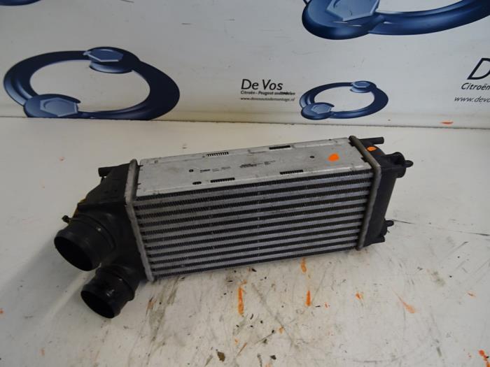 Gebruikte Intercooler Peugeot 308 Prijs € 80,00 Margeregeling aangeboden door De Vos Onderdelen