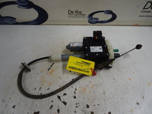 Gebruikte Handrem motor Citroen C4 Prijs € 200,00 Margeregeling aangeboden door De Vos Onderdelen