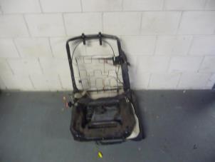 Gebruikte Stoel links Citroen Xsara Prijs € 135,00 Margeregeling aangeboden door De Vos Onderdelen