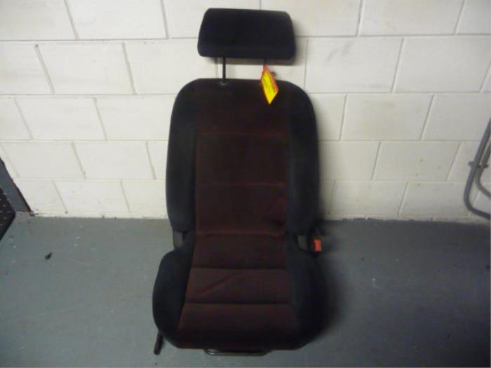 Peugeot 106 Stoelen rechts voorraad | Onderdelenlijn.nl