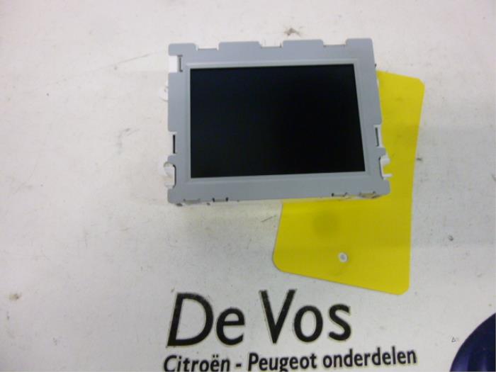 Gebruikte Display Interieur Peugeot 5008 I (0A/0E) 2.0 HDiF 16V Prijs € 90,00 Margeregeling aangeboden door De Vos Onderdelen