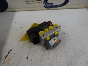 Gebruikte ABS Pomp Peugeot 308 SW (L4/L9/LC/LJ/LR) 1.6 BlueHDi 120 Prijs € 160,00 Margeregeling aangeboden door De Vos Onderdelen