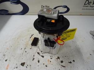 Gebruikte Brandstofpomp Elektrisch Citroen C4 Cactus Prijs € 115,00 Margeregeling aangeboden door De Vos Onderdelen