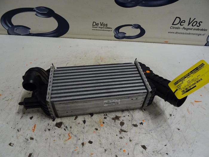 Gebruikte Intercooler Peugeot 5008 Prijs € 80,00 Margeregeling aangeboden door De Vos Onderdelen