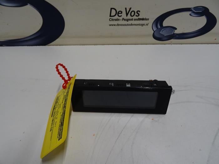 Gebruikte Display Interieur Citroen DS3 Prijs € 80,00 Margeregeling aangeboden door De Vos Onderdelen