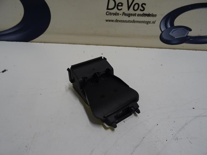Gebruikte Diversen Citroen DS3 Prijs € 80,00 Margeregeling aangeboden door De Vos Onderdelen