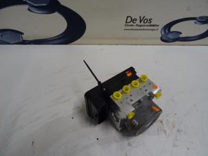 Gebruikte ABS Pomp Peugeot 208 Prijs € 160,00 Margeregeling aangeboden door De Vos Onderdelen