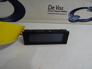 Gebruikte Display Interieur Citroen DS3 Prijs € 80,00 Margeregeling aangeboden door De Vos Onderdelen