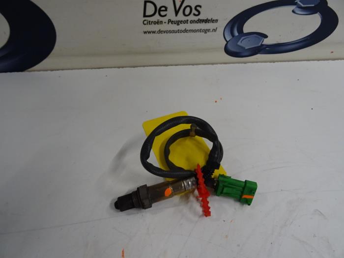 Lambda Sonde van een Citroen DS3 2015