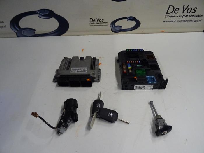 Gebruikte Computer Motormanagement Peugeot 208 Prijs € 350,00 Margeregeling aangeboden door De Vos Onderdelen