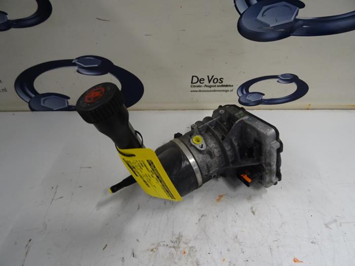 Gebruikte Pomp Servo Citroen C4 Picasso (UD/UE/UF) 1.6 16V VTi 120 Prijs € 150,00 Margeregeling aangeboden door De Vos Onderdelen