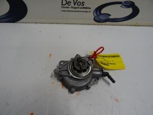 Gebruikte Vacuumpomp Rembekrachtiging Peugeot 308 Prijs € 70,00 Margeregeling aangeboden door De Vos Autodemontagebedrijf