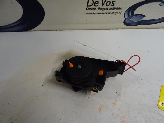 Gebruikte Gaspedaalpositie Sensor Peugeot 406 Coupé (8C) 2.2 16V Prijs € 55,00 Margeregeling aangeboden door De Vos Onderdelen
