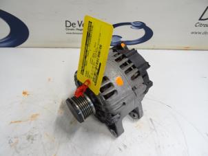 Gebruikte Alternator Peugeot 2008 Prijs € 100,00 Margeregeling aangeboden door De Vos Onderdelen