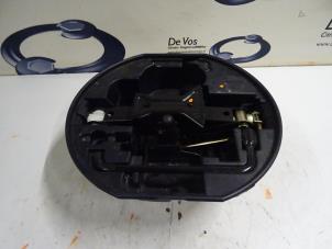 Gebruikte Krik Citroen C3 (FC/FL/FT) 1.4 Prijs € 45,00 Margeregeling aangeboden door De Vos Onderdelen