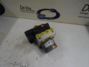Gebruikte ABS Pomp Citroen Berlingo Prijs € 250,00 Margeregeling aangeboden door De Vos Onderdelen