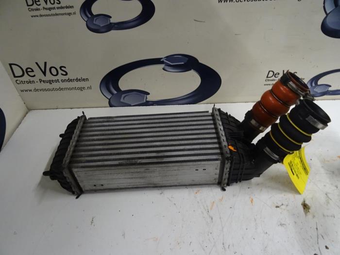 Gebruikte Intercooler Citroen C4 Cactus (0B/0P) 1.6 Blue Hdi 100 Prijs € 100,00 Margeregeling aangeboden door De Vos Onderdelen