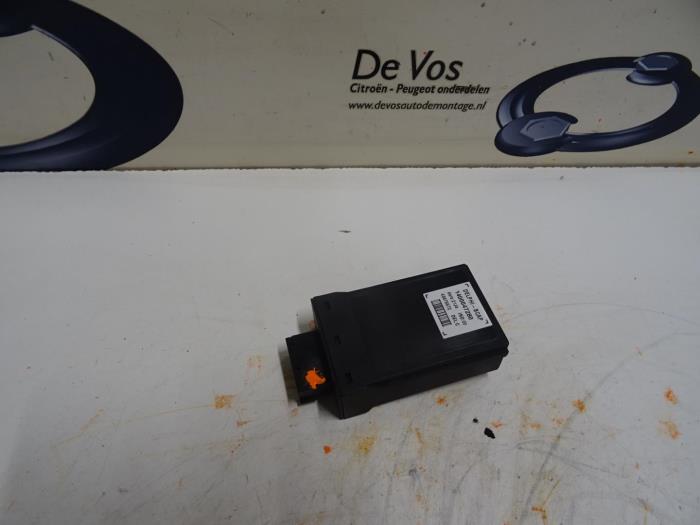 Gebruikte Deur module Peugeot 1007 Prijs € 35,00 Margeregeling aangeboden door De Vos Onderdelen