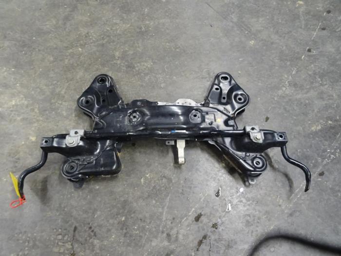 Gebruikte Subframe Peugeot 208 Prijs € 100,00 Margeregeling aangeboden door De Vos Onderdelen