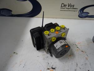Gebruikte ABS Pomp Peugeot 308 Prijs € 160,00 Margeregeling aangeboden door De Vos Onderdelen
