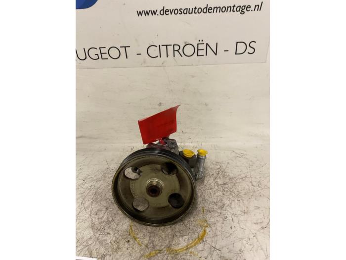 Gebruikte Pomp Servo Peugeot 807 2.0 HDi 16V Prijs € 90,00 Margeregeling aangeboden door De Vos Onderdelen