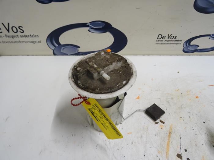 Gebruikte Tank element Pomp Peugeot Partner Tepee (7A/B/C/D/E/F/G/J/P/S) 1.6 Phase 1 Prijs € 70,00 Margeregeling aangeboden door De Vos Onderdelen