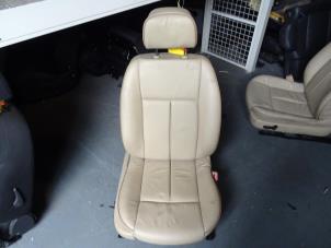 Gebruikte Voorstoel rechts Peugeot 607 (9D/U) 2.2 HDi 16V FAP Prijs € 160,00 Margeregeling aangeboden door De Vos Autodemontagebedrijf