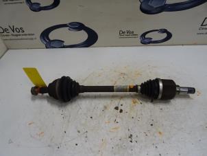 Gebruikte Steekas links-voor Citroen C4 Cactus (0B/0P) 1.6 Blue Hdi 100 Prijs € 100,00 Margeregeling aangeboden door De Vos Onderdelen