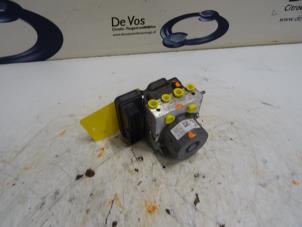 Gebruikte ABS Pomp Peugeot 308 Prijs € 160,00 Margeregeling aangeboden door De Vos Onderdelen