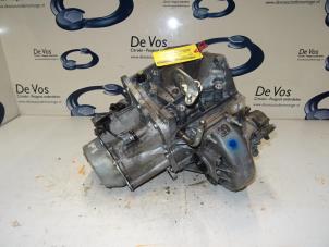 Gebruikte Versnellingsbak Peugeot 2008 Prijs € 750,00 Margeregeling aangeboden door De Vos Onderdelen